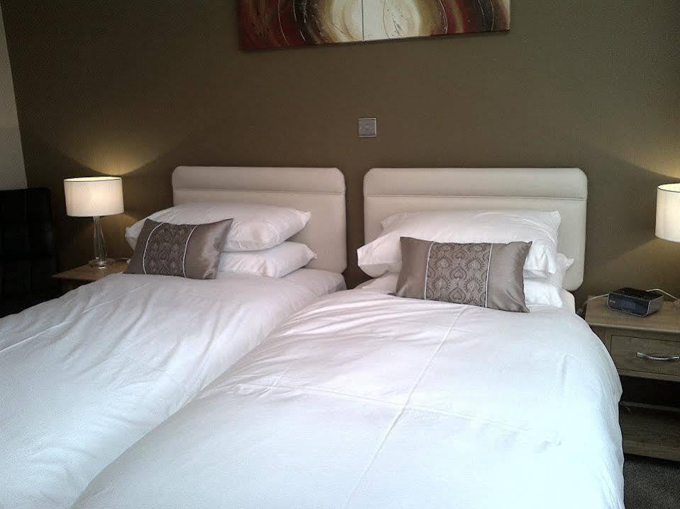 Emlyn Arms Bed & Breakfast Llanarthney Ngoại thất bức ảnh
